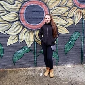 Meet your Posher, Lyndsey